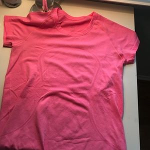 Lululemon swiftly workout top
